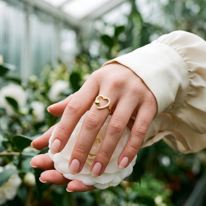 Halo_Heart_Ring_with_crystals_Glitzea