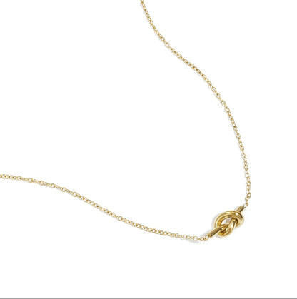 Luna Knot Gold Necklace Glitzea 