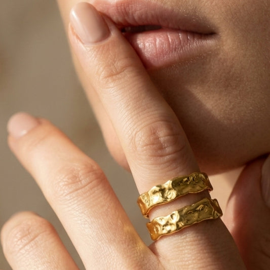 Talia_Crest_Statement_Ring_Glitzea